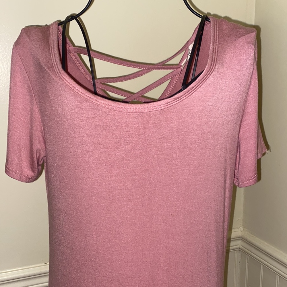 Olivia Rae light mauve size medium short sleeve dress